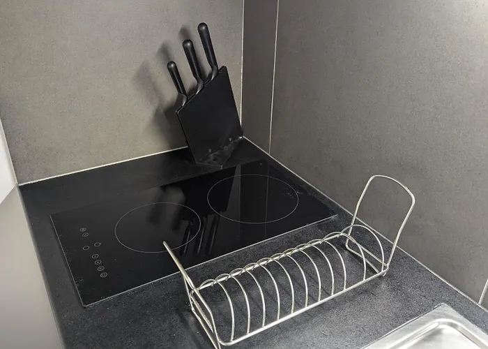 Intimate Escape פאטרה