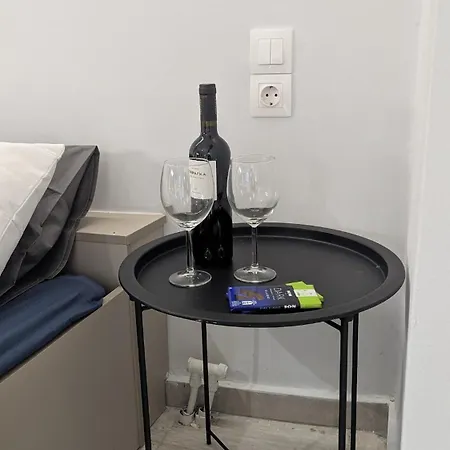 Apartment Intimate Escape *