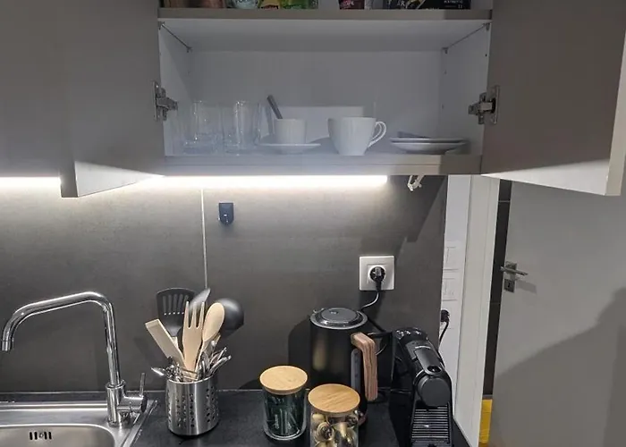 Intimate Escape * Patras