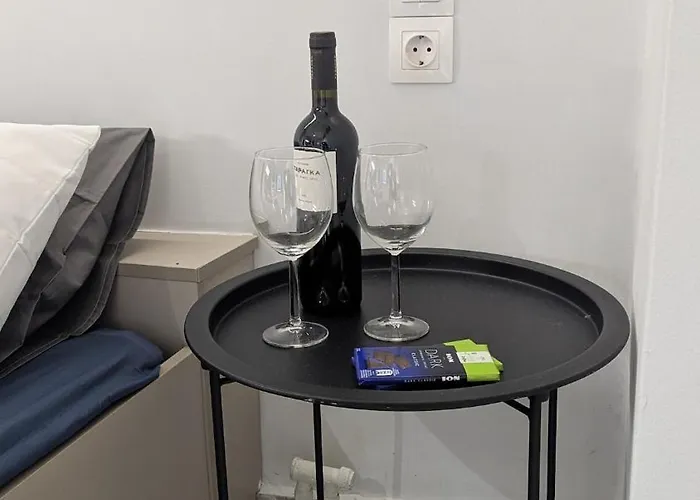 Apartment Intimate Escape *